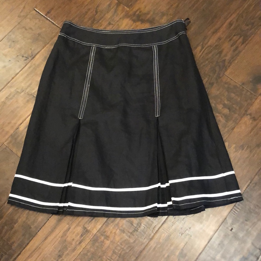 Lucy & Laurel skirt NWT